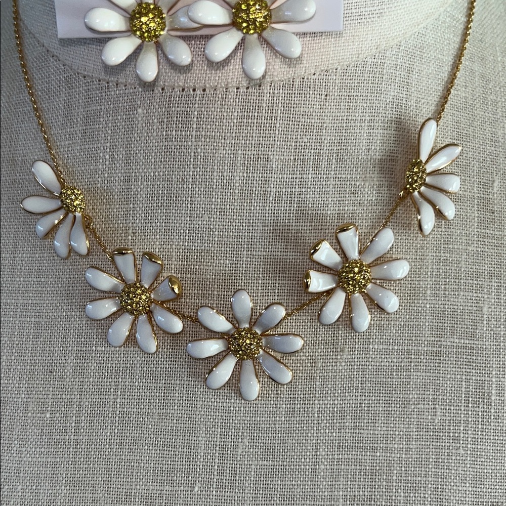 Kate Spade Gold and White Floral Necklace Set - Picture 4 of 6